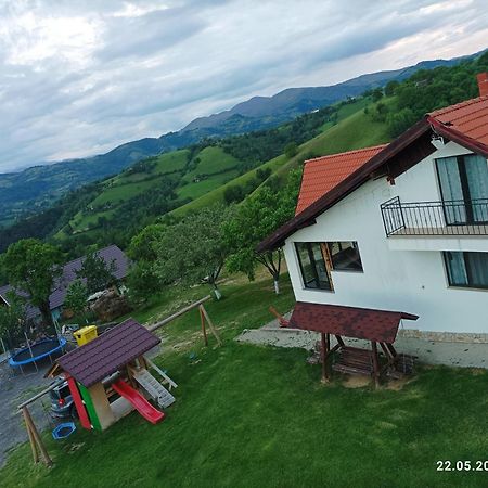 Casa Din Livada, Poiana Marului, Brasov别墅 外观 照片